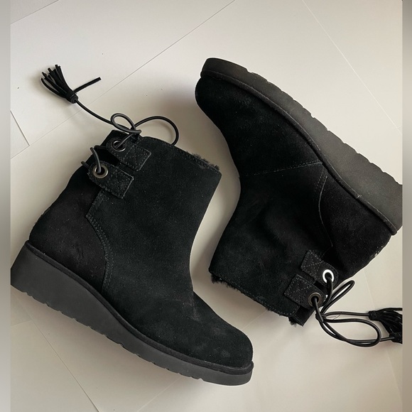 Koolaburra by UGG Lomia Short Women's Wedge Winter Boots - Picture 1 of 8